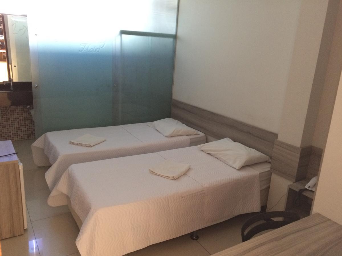 Mustang Hotel 萨尔盖鲁 外观 照片
